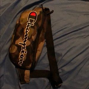Fanny pack (champion)